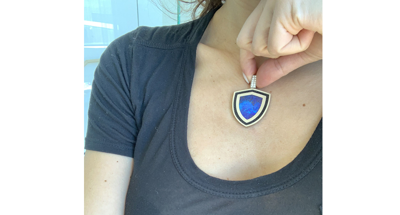 Another view of Jetter’s opal pendant, this one better demonstrating its “winning feature”—the scale. Another view of Jetter’s opal pendant, this one better demonstrating its “winning feature”—the scale.