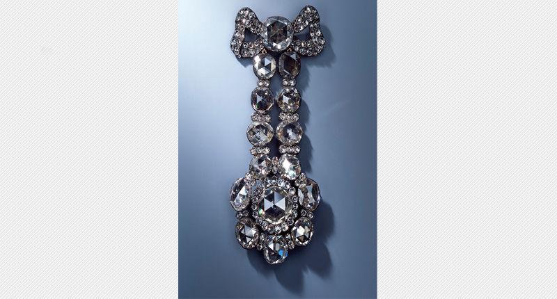 A jewel featuring rose-cut diamonds, dating back to the 18th century, was among the pieces stolen in the heist of the Green Vault in Dresden. (Photo credit: © Grünes Gewölbe, Staatliche Kunstsammlungen Dresden; Photo: Jürgen Karpinski) A jewel featuring rose-cut diamonds, dating back to the 18th century, was among the pieces stolen in the heist of the Green Vault in Dresden. (Photo credit: © Grünes Gewölbe, Staatliche Kunstsammlungen Dresden; Photo: Jürgen Karpinski)