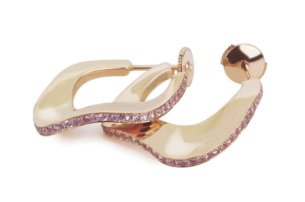 These 18-karat yellow gold “Mood Swings” stripe earrings feature sapphires ($4,930). These 18-karat yellow gold “Mood Swings” stripe earrings feature sapphires ($4,930).