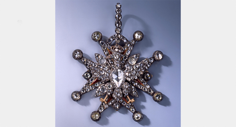 A piece of jewelry from Poland’s Order of the White Eagle (Photo credit: © Grünes Gewölbe, Staatliche Kunstsammlungen Dresden; Photo: Jürgen Karpinski) A piece of jewelry from Poland’s Order of the White Eagle (Photo credit: © Grünes Gewölbe, Staatliche Kunstsammlungen Dresden; Photo: Jürgen Karpinski)