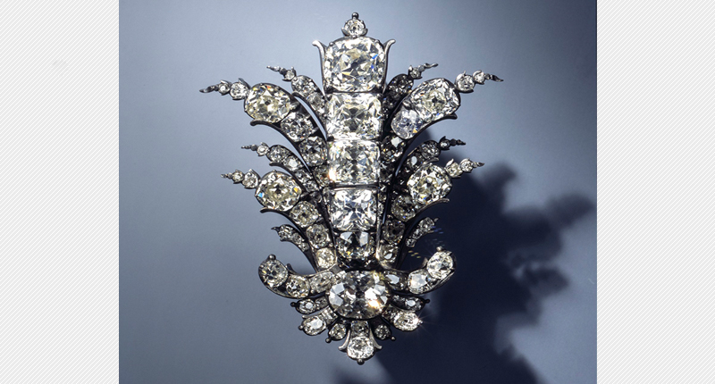A palmetto-shaped jewel (Photo credit: © Grünes Gewölbe, Staatliche Kunstsammlungen Dresden, Photo: Jürgen Karpinski) A palmetto-shaped jewel (Photo credit: © Grünes Gewölbe, Staatliche Kunstsammlungen Dresden, Photo: Jürgen Karpinski)