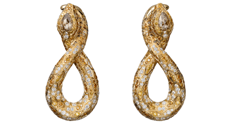 Here, the Cartier high jewelry earrings actress and Golden Globe nominee Lily Collins donned while dressed up at home. They’re made in 18-karat yellow gold with brown, orange and white diamonds. Here, the Cartier high jewelry earrings actress and Golden Globe nominee Lily Collins donned while dressed up at home. They’re made in 18-karat yellow gold with brown, orange and white diamonds.