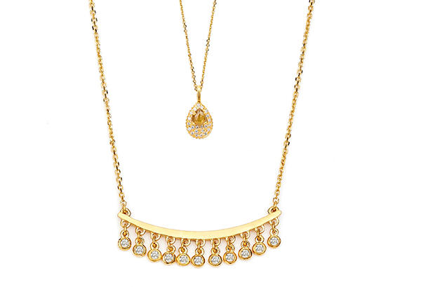 The “Smile” necklace by Suneera is made in 18-karat gold with diamond fringe ($3,300).<br />
<a href="http://www.suneera.com/" target="_blank"><span style="color: rgb(245, 255, 250);">suneera.com</span></a>