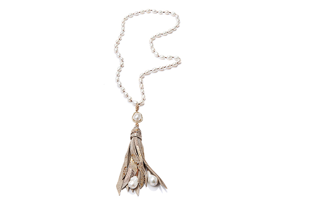 Jordan Alexander’s 32-inch white freshwater pearl necklace is triple knotted on a beige thread with an 18-karat gold diamond framed white freshwater baroque pearl connector, gold wire wrap and metallic snakeskin leather tassel ($5,118).    <br />
<a href="http://jordanalexanderjewelry.com/" target="_blank"><span style="color: rgb(245, 255, 250);">jordanalexanderjewelry.com</span></a>