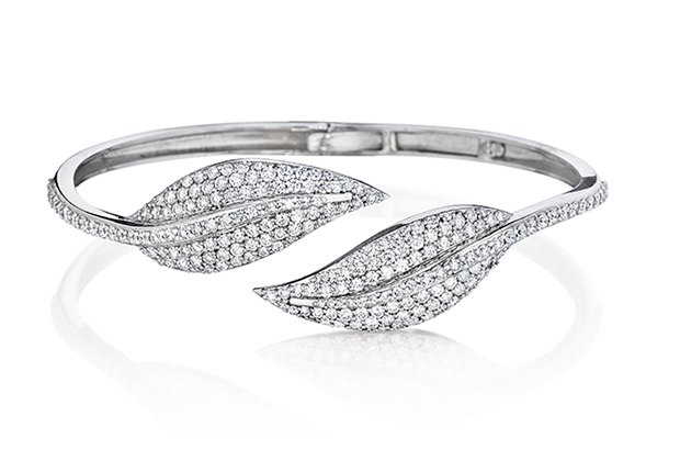 Penny Preville pays nature homage with this 18-karat white gold diamond Leaf bangle ($12,995). <a href="http://www.pennypreville.com/" target="_blank"><span style="color: rgb(255, 0, 0);">PennyPreville.com</span></a>