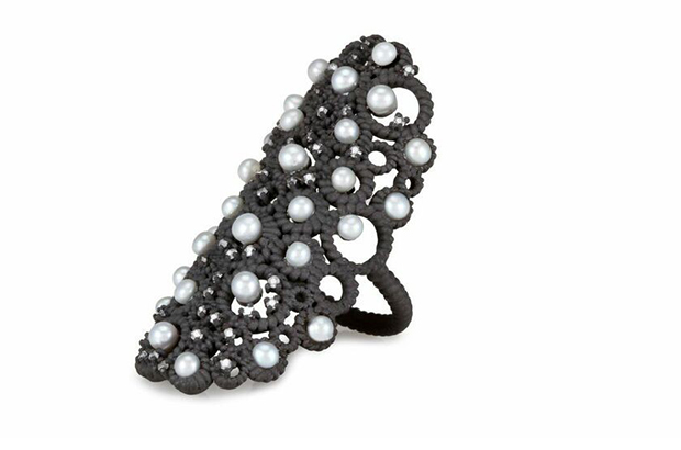 Nancy Newberg’s oxidized silver ring offers white diamond and pearls ($1,800).<br />
<a target="_blank" href="http://nancynewberg.com/"><span style="color: #ff0000;">nancynewberg.com</span></a>