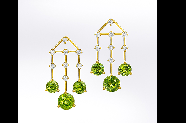 Wendy Brandes’ “Susan” chandelier earrings in 18-karat yellow gold with 16.39 carats of peridot and 1.41 carats of diamonds ($7,500) <a target="_blank" href="http://www.wendybrandes.com/"><span style="color: #ff0000;">wendybrandes.com</span></a> Wendy Brandes’ “Susan” chandelier earrings in 18-karat yellow gold with 16.39 carats of peridot and 1.41 carats of diamonds ($7,500) <a target="_blank" href="http://www.wendybrandes.com/"><span style="color: #ff0000;">wendybrandes.com</span></a>