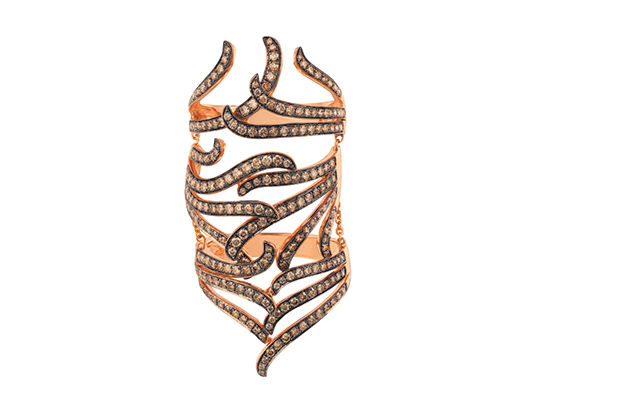 Le Vian’s 14-karat “Strawberry Gold” Lace & Chains ring offers “chocolate” diamonds ($6,997).<br />
<a target="_blank" href="http://www.levian.com/brandedbylevian/"><span style="color: #ff0000;">levian.com</span></a> Le Vian’s 14-karat “Strawberry Gold” Lace & Chains ring offers “chocolate” diamonds ($6,997).<br />
<a target="_blank" href="http://www.levian.com/brandedbylevian/"><span style="color: #ff0000;">levian.com</span></a>