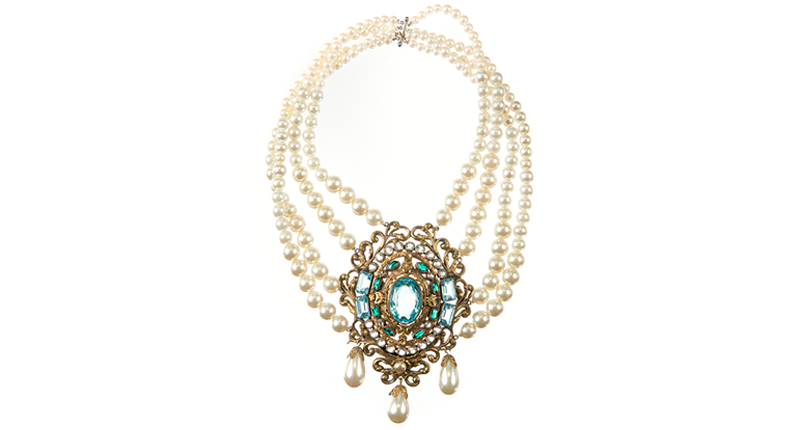 Bette Davis wore this necklace in the 1955 movie “The Virgin Queen,” in which she played Queen Elizabeth I. Bette Davis wore this necklace in the 1955 movie “The Virgin Queen,” in which she played Queen Elizabeth I.