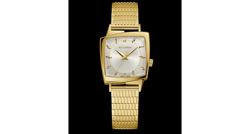 A full view of the same watch but with a gold-tone stainless steel case ($1,550) A full view of the same watch but with a gold-tone stainless steel case ($1,550)