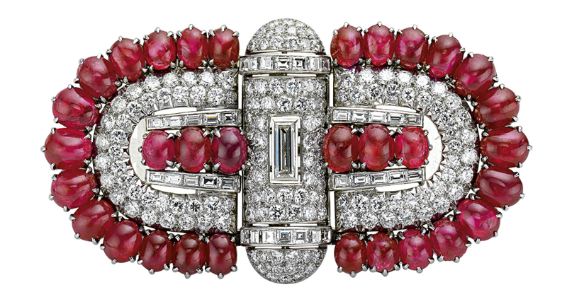 Author Vincent Meylan writes about history, royalty and fine jewelry, with several jewelry tomes to his name. Author Vincent Meylan writes about history, royalty and fine jewelry, with several jewelry tomes to his name.