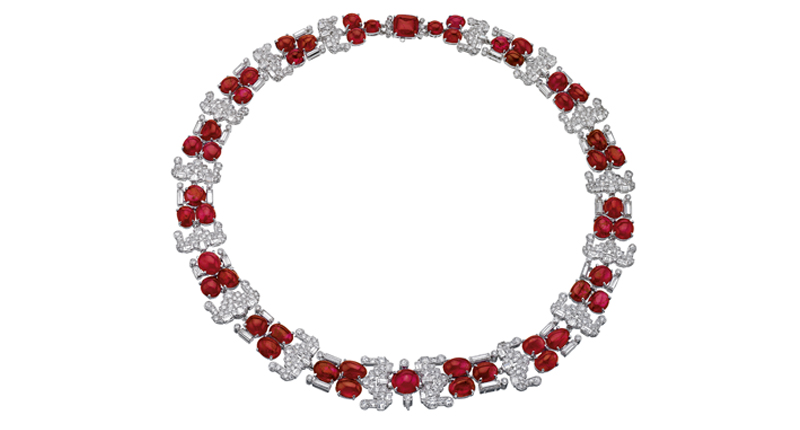 Here, a collar from the Roman jewelry house Here, a collar from the Roman jewelry house