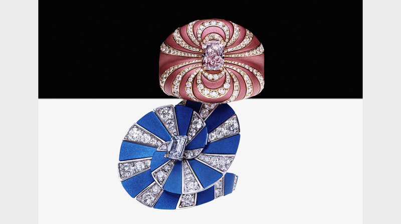 The pink ring in aluminum and 18 carat pink gold is adorned with a fancy intense pink radiant cut diamond of 1.01 carat.  The blue ring in aluminum and 18 carat white gold is adorned with a fancy intense blue emerald cut diamond of 0.5 carat.