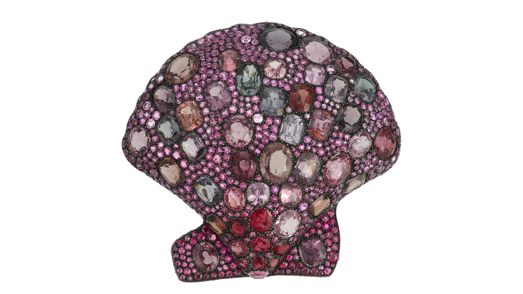 This brooch from 1990 features sapphires and spinels in 18-karat yellow gold and silver. It was estimated to earn between $80,000 and $120,000 but sold for $453,600 on Wednesday. (Image courtesy of Christie’s Images Ltd. 2022) This brooch from 1990 features sapphires and spinels in 18-karat yellow gold and silver. It was estimated to earn between $80,000 and $120,000 but sold for $453,600 on Wednesday. (Image courtesy of Christie’s Images Ltd. 2022)