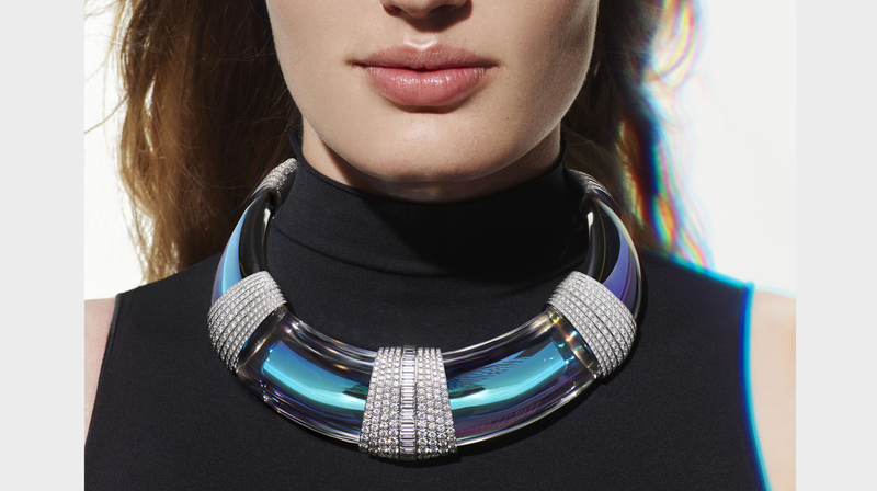The “Halo” necklace in holographic-coated rock crystal with diamonds in white gold
