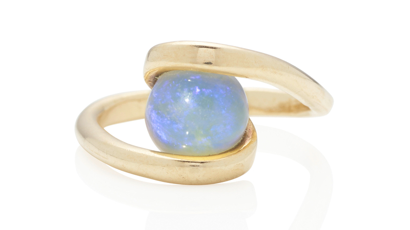 This opal bead and gold ring from Art Smith sold within its pre-sale estimate range when it garnered $2,550 at Bonhams’ California Jewels auction.