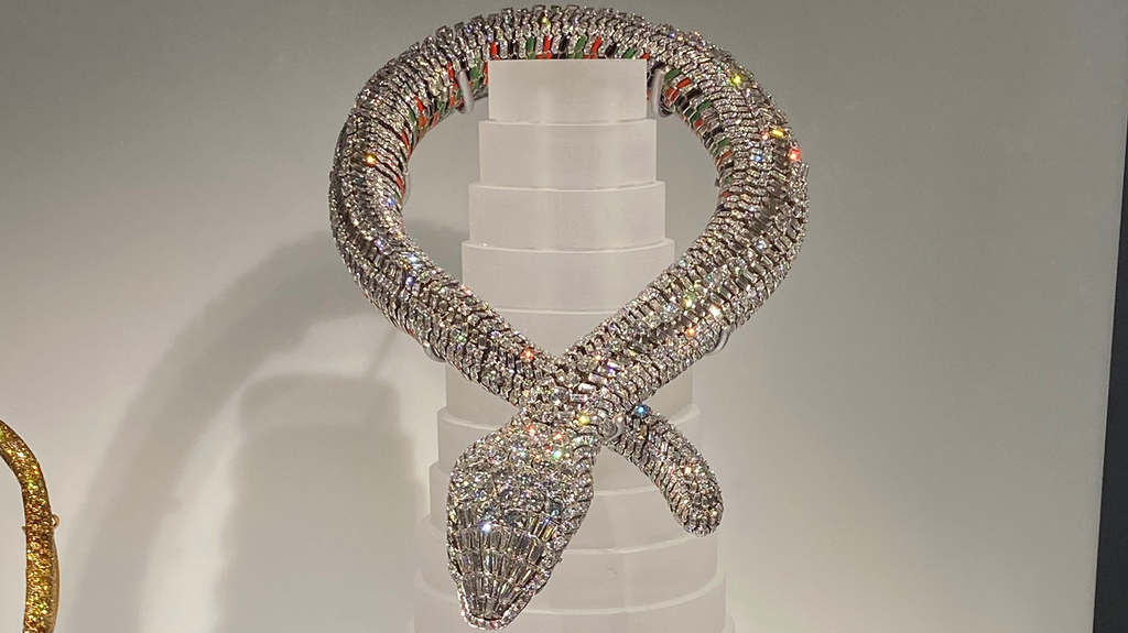 María Félix’s 22-inch long diamond-set snake necklace, as shot by the author. The red, green and black enamel on the snake’s underbelly is an homage to the Mexican flag. María Félix’s 22-inch long diamond-set snake necklace, as shot by the author. The red, green and black enamel on the snake’s underbelly is an homage to the Mexican flag.