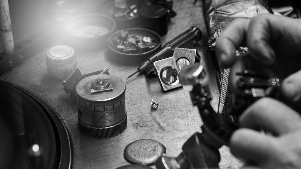 Grandview Klein cuts most of the diamonds it sells itself at its state-of-the-art facilities in New York and globally. Grandview Klein cuts most of the diamonds it sells itself at its state-of-the-art facilities in New York and globally.