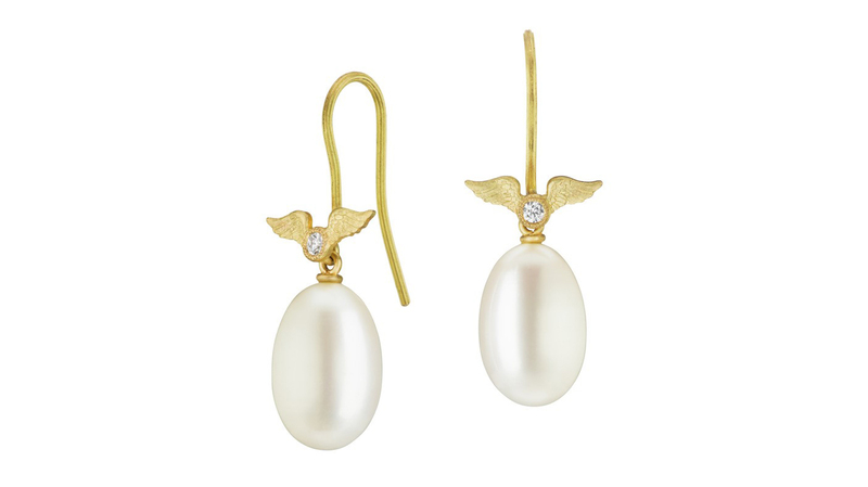 <a href="https://anthonylent.com/collections/earrings/products/flying-diamond-pearl-drop-earrings-with-pearl" target="_blank">Anthony Lent </a> 18-karat gold “Flying Diamond and Pearl” drop earrings ($1,470)