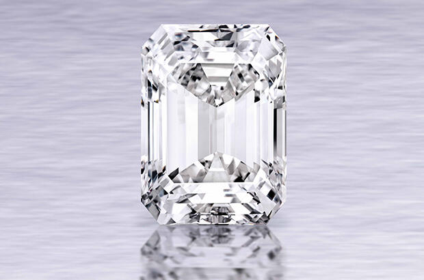 040615_Sothebys-Emerald-Diamond-2370.jpg